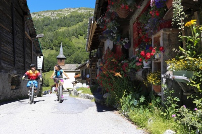 Chamonix Mont Blanc in estate in bici